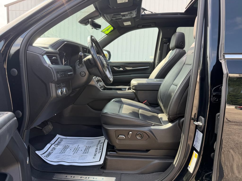 Used 2021 GMC Yukon Denali w/ Denali Premium Package AWD/4WD image 22