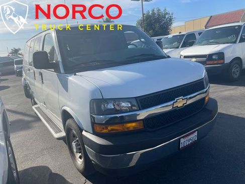 Used 2018 Chevrolet Express 2500 w/ Driver Convenience Package image 4