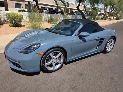 Used 2017 Porsche 718 Boxster RWD image 6