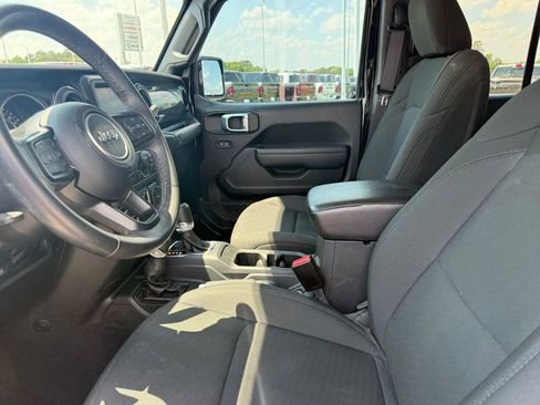 Used 2022 Jeep Gladiator Sport AWD/4WD image 11
