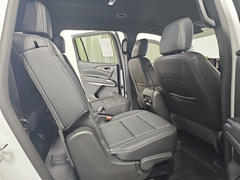 Certified 2026 Chevrolet Traverse LT w/ Midnight/Sport Edition FWD image 14