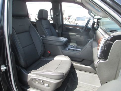 Used 2024 GMC Sierra 2500 Denali w/ Denali Reserve Package AWD/4WD image 23