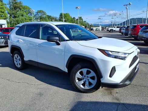 Used 2024 Toyota RAV4 LE AWD/4WD image 2