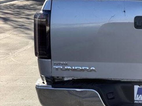 Used 2010 Toyota Tundra 4x4 CrewMax image 6