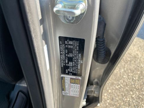 Used 2024 Kia Sportage LX image 29