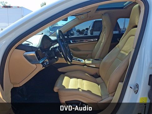 Used 2019 Porsche Panamera RWD image 17