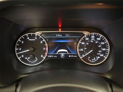 Used 2024 Nissan Sentra SV image 3