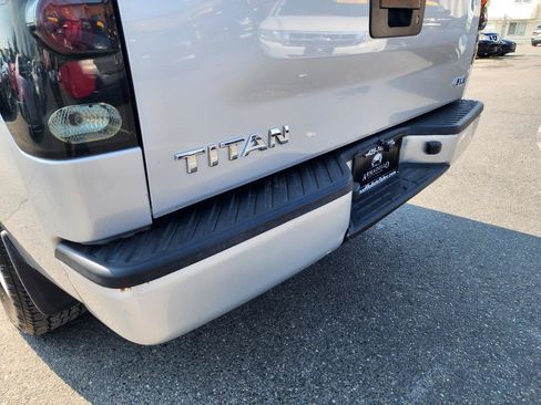 Used 2014 Nissan Titan S AWD/4WD image 32