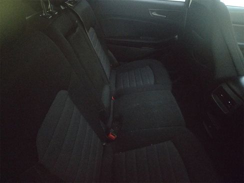 Used 2022 Ford Edge SE image 8