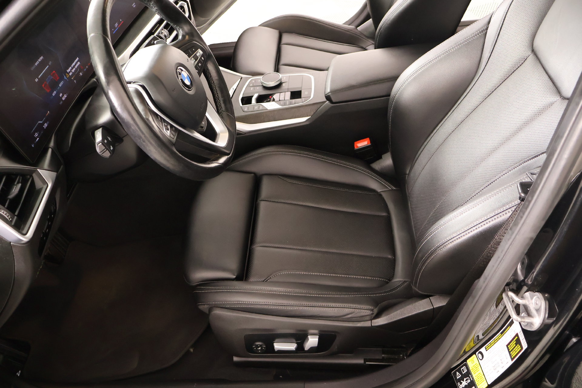 Used 2023 BMW 330i xDrive Sedan AWD/4WD image 12