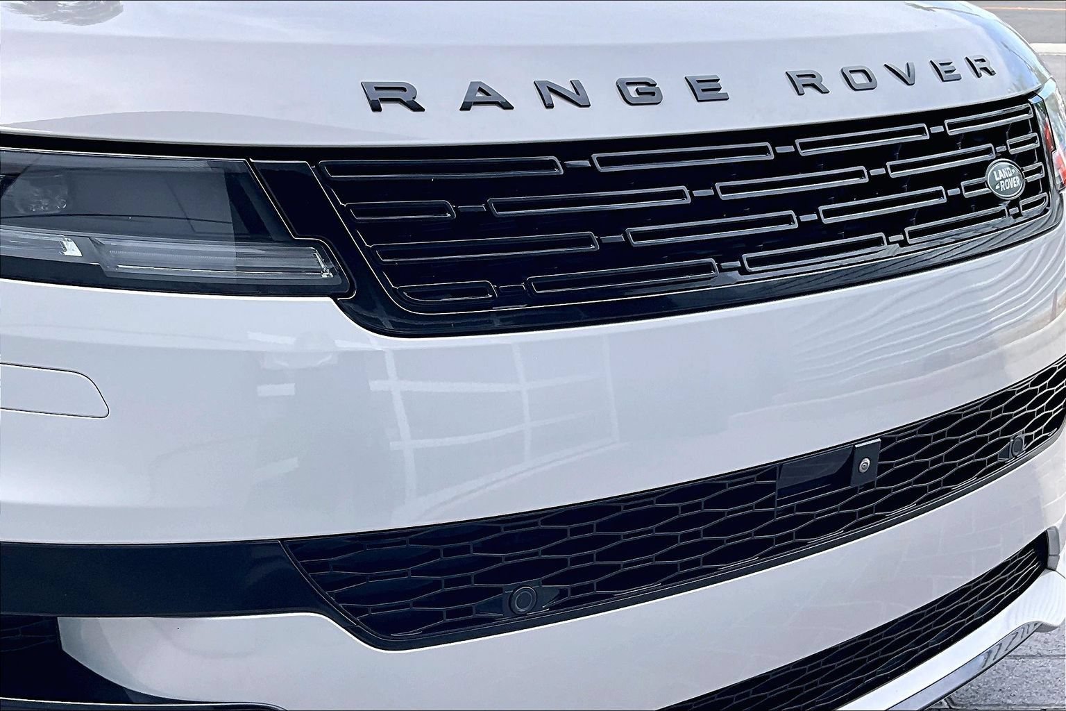 Used 2024 Land Rover Range Rover Sport Dynamic SE AWD/4WD image 30