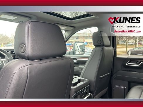 New 2026 GMC Sierra 3500 Denali w/ Denali Reserve Package image 37
