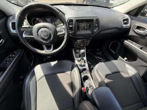 Used 2019 Jeep Compass Latitude AWD/4WD image 13
