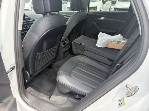 Used 2023 Audi Q5 2.0T Premium Plus w/ Premium Plus Package AWD/4WD image 13