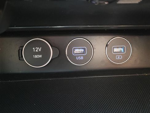 Used 2022 Genesis G70 2.0T RWD image 24