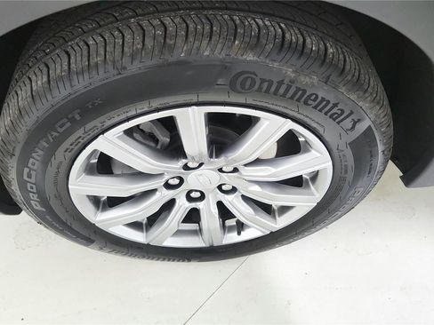Used 2022 Cadillac XT4 Premium Luxury w/ Enhanced Visibility Package AWD/4WD image 31