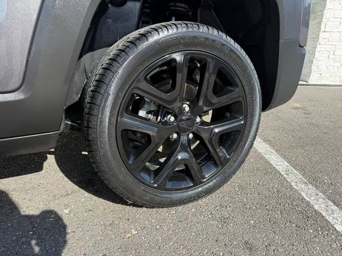 Used 2018 Jeep Renegade Altitude w/ UConnect 8.4 Nav Group image 7