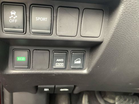 Used 2015 Nissan Rogue S AWD/4WD image 18
