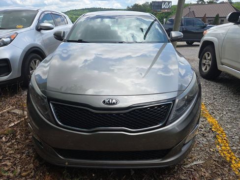 Used 2022 Kia Soul LX FWD image 2