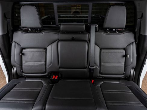 Used 2023 GMC Sierra 2500 Denali w/ Denali Ultimate Package image 31