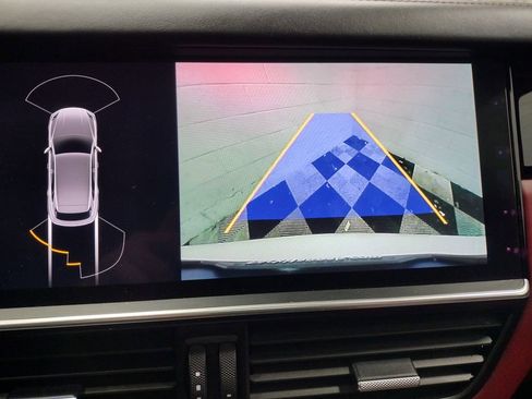 Used 2019 Porsche Cayenne S image 9