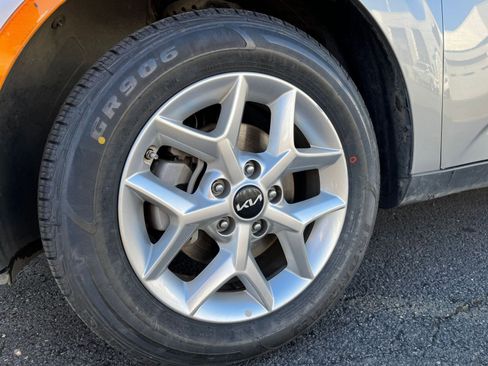 Used 2025 Kia Soul LX w/ LX Technology Package image 28