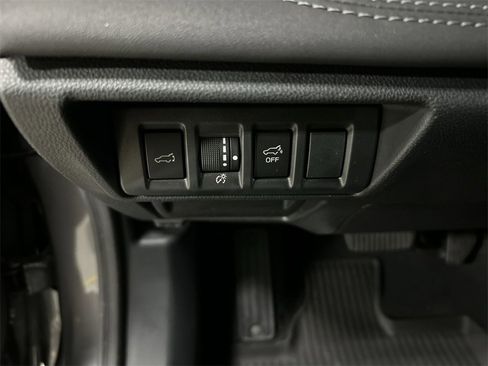 Certified 2020 Subaru Outback Limited image 17