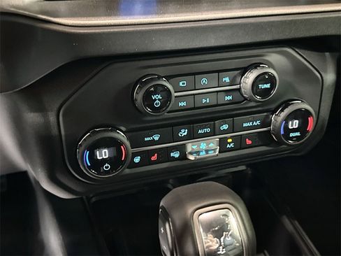 New 2025 Ford Bronco Outer Banks image 22