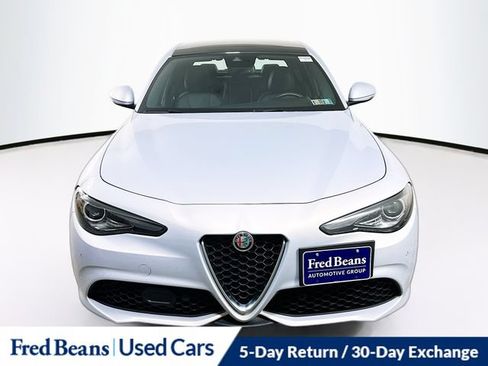 Used 2023 Alfa Romeo Giulia Ti AWD/4WD image 2