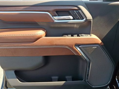 New 2026 GMC Sierra 2500 Denali Ultimate AWD/4WD image 9