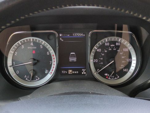 Used 2019 Nissan Titan PRO-4X w/ Pro-4x Convenience Package AWD/4WD image 17
