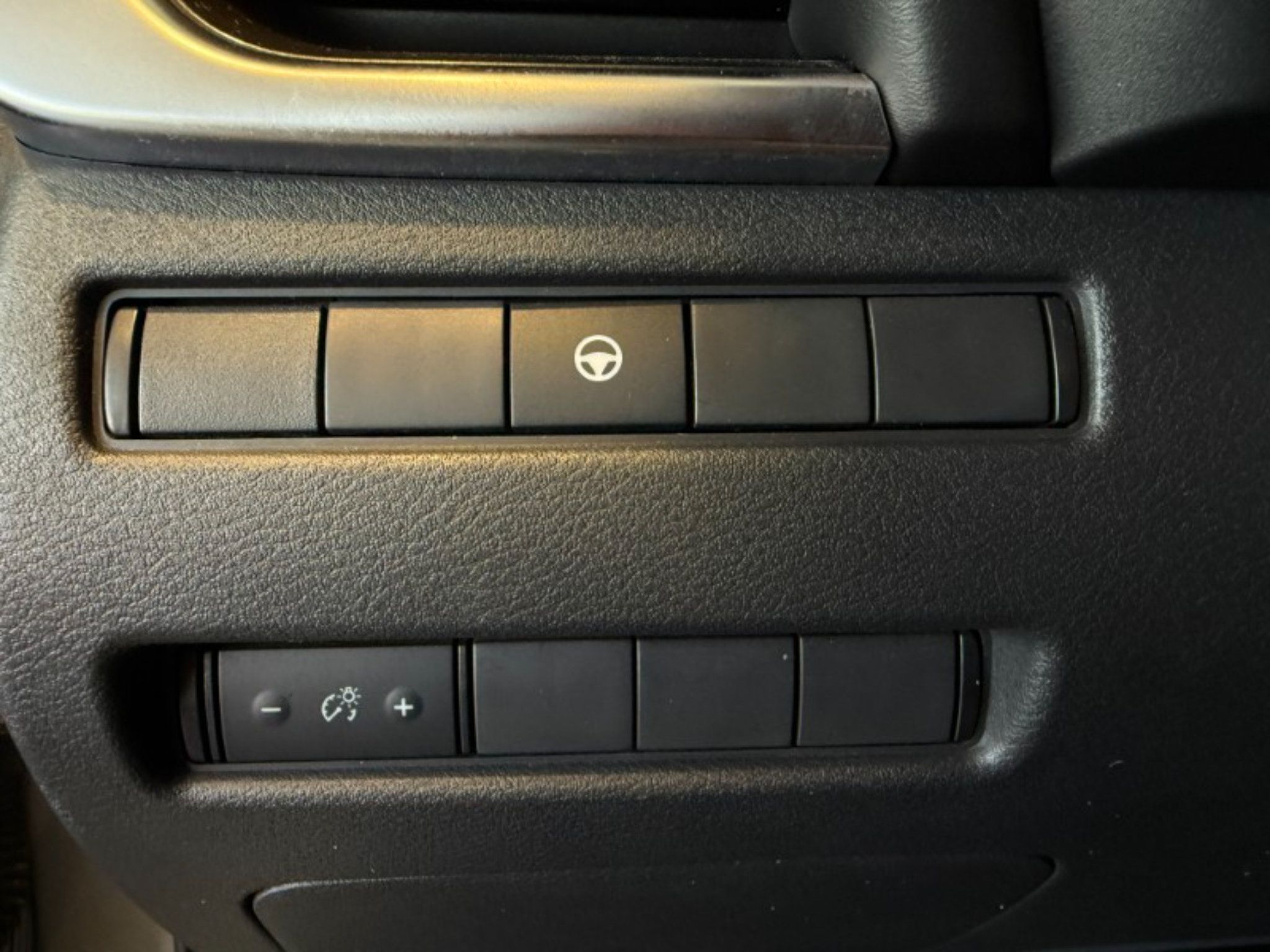 Used 2021 Nissan Rogue SV FWD image 32