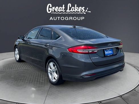 Used 2018 Ford Fusion SE FWD image 3