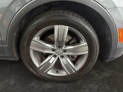 Used 2019 Volkswagen Tiguan SEL Premium w/ 3rd Row Seat Package AWD/4WD image 40