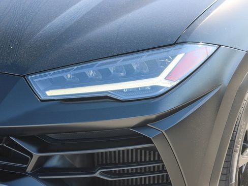 Used 2021 Lamborghini Urus AWD/4WD image 7