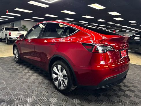Used 2024 Tesla Model Y Long Range image 11