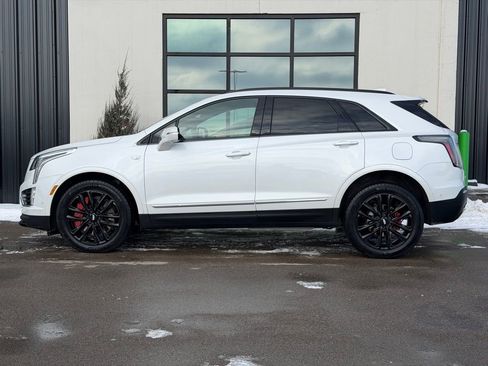 Used 2023 Cadillac XT5 Sportv image 2