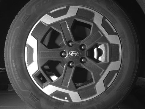 Used 2025 Hyundai Santa Fe SEL FWD image 15