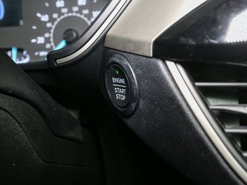 Used 2022 Ford Escape SE w/ SE Sport Appearance Package image 29