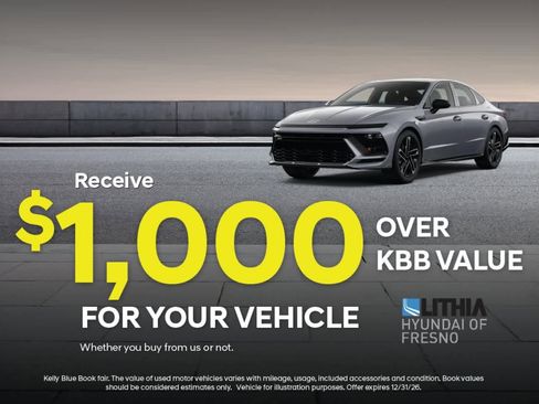 Used 2020 Jeep Grand Cherokee Laredo image 2