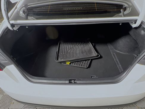 Used 2025 Toyota Camry LE w/ Convenience Package image 34