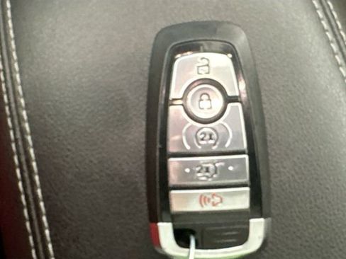 Used 2024 Ford Escape Platinum w/ Premium Technology Package AWD/4WD image 18