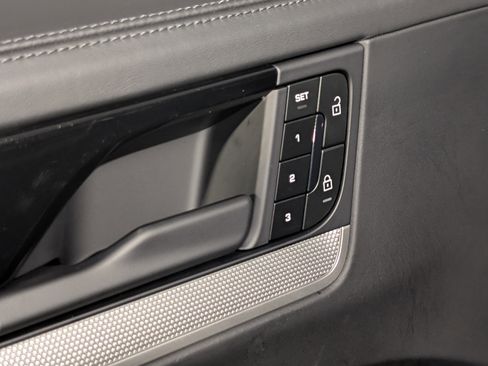 Certified 2025 Porsche Cayenne S image 19