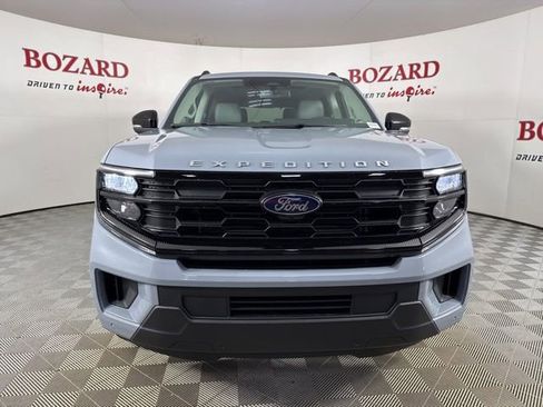 New 2025 Ford Expedition Active image 2