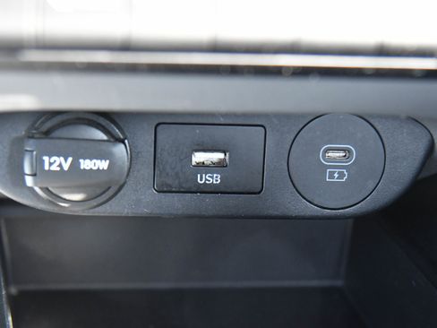 Used 2024 Hyundai Elantra SEL image 25