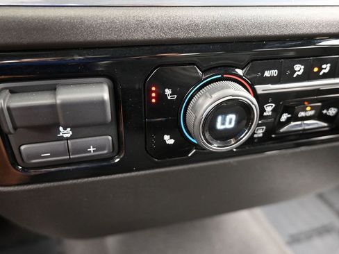 Used 2023 Chevrolet Silverado 1500 RST image 25