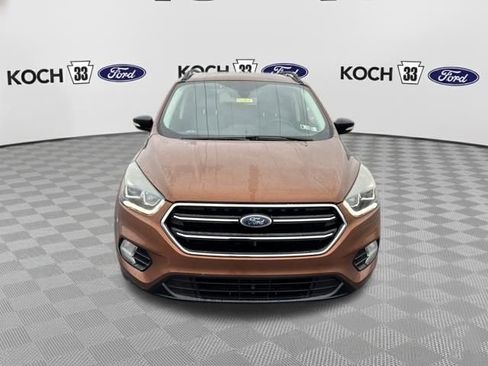 Used 2017 Ford Escape Titanium image 2