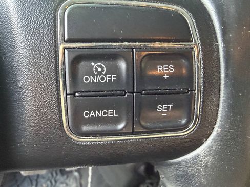 Used 2015 Jeep Wrangler Unlimited Sahara w/ Connectivity Group AWD/4WD image 22