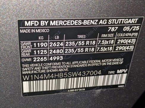 Used 2025 Mercedes-Benz GLB 250 4MATIC image 21