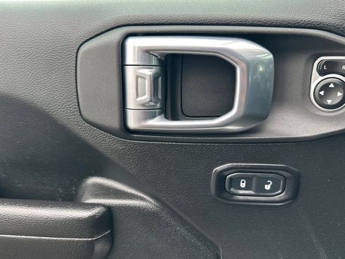 Used 2021 Jeep Wrangler Unlimited Rubicon 4xe image 11